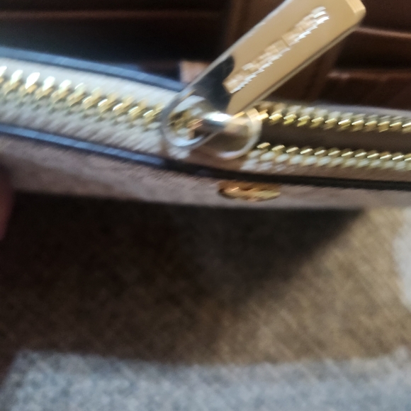 Wristlet phone case - Picture 6 of 9